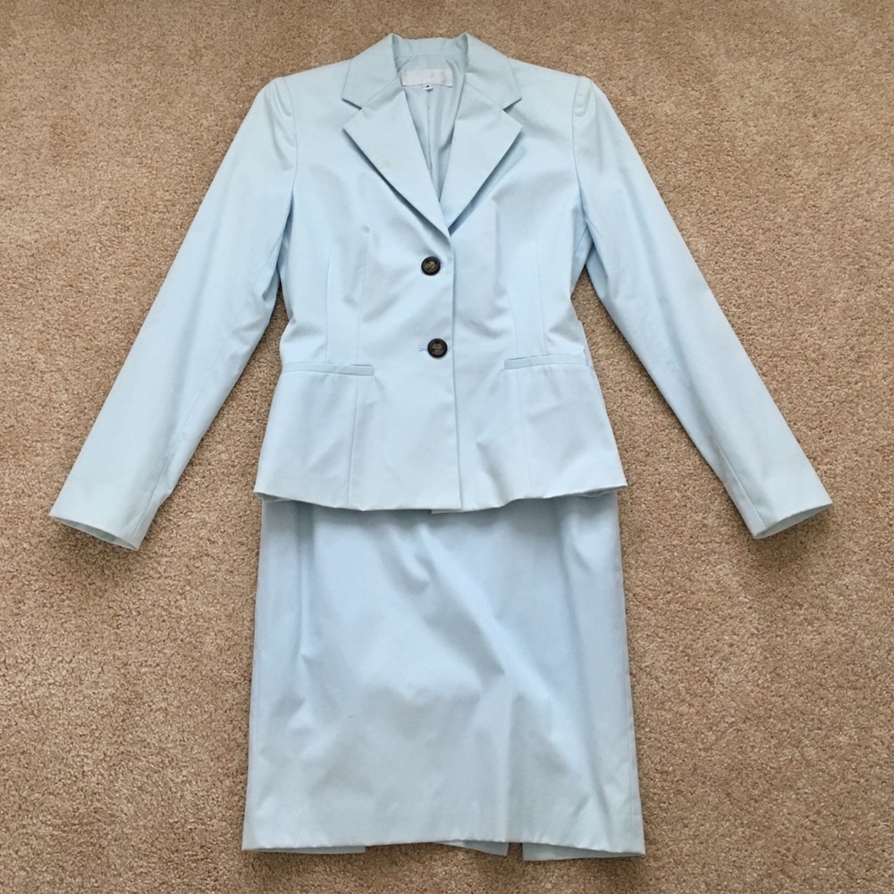 ✨HP✨ Bluesuits skirt suit set